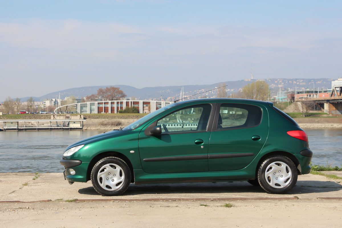 PEUGEOT