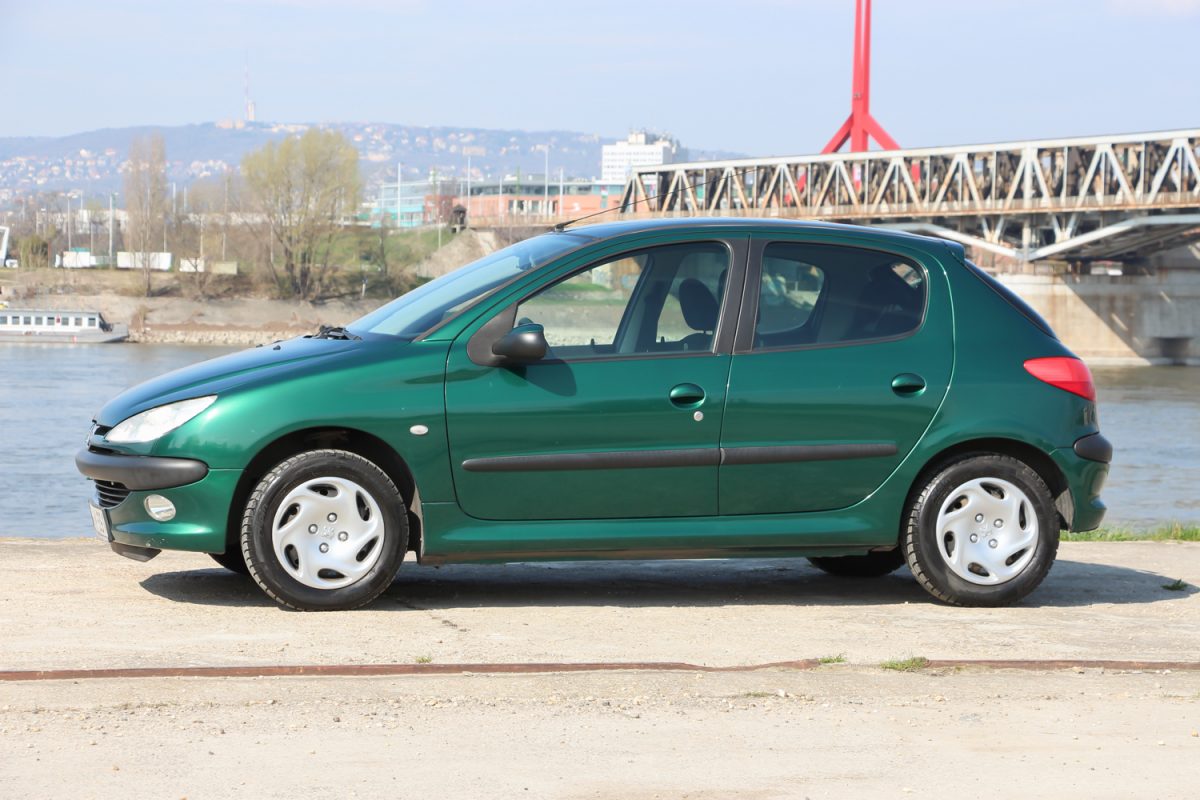 PEUGEOT