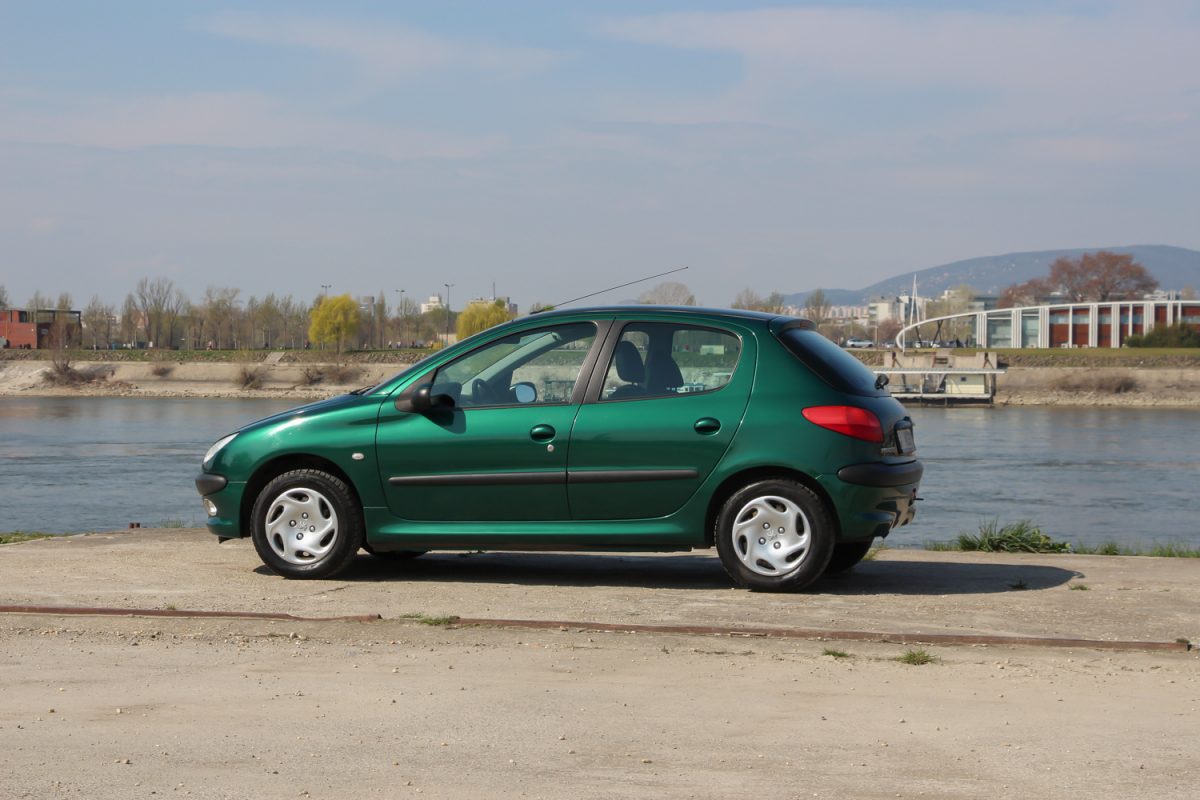 PEUGEOT