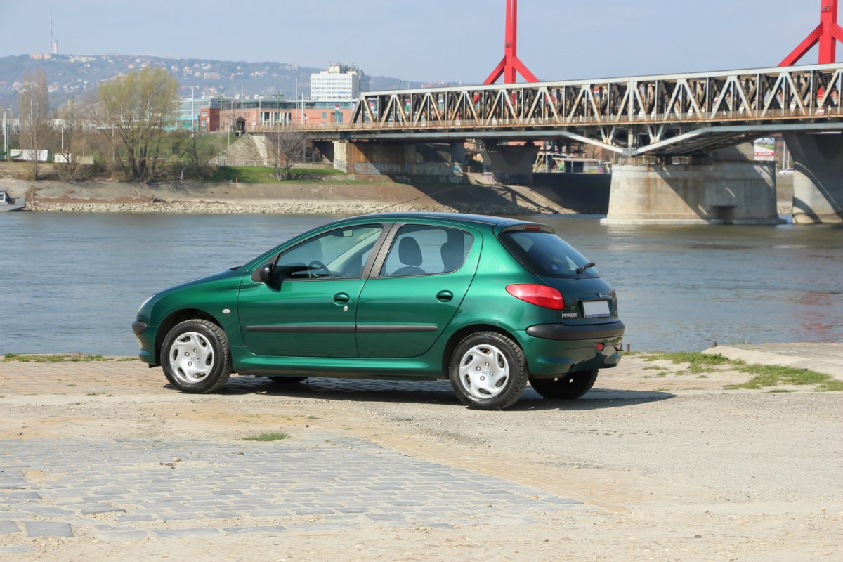 PEUGEOT