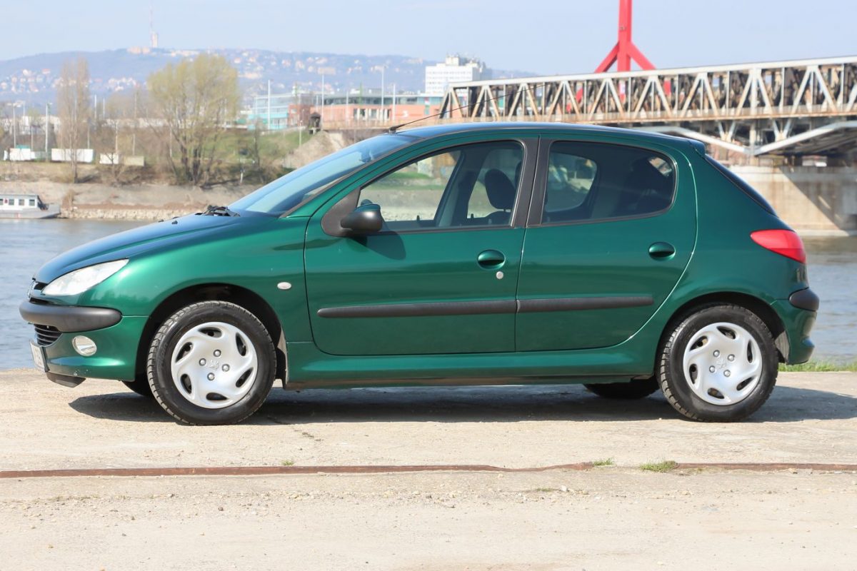 PEUGEOT