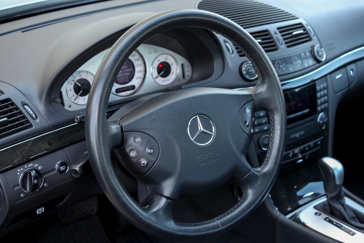 MERCEDES-BENZ E 270