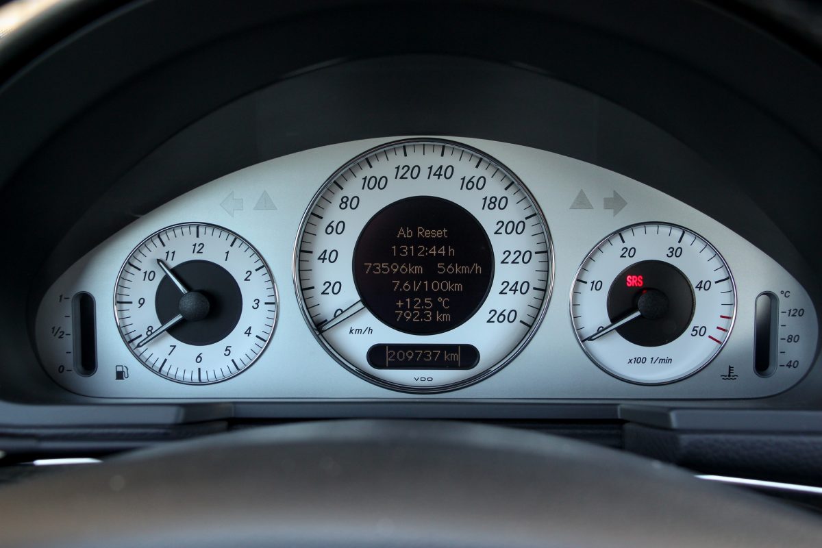 MERCEDES-BENZ E 270