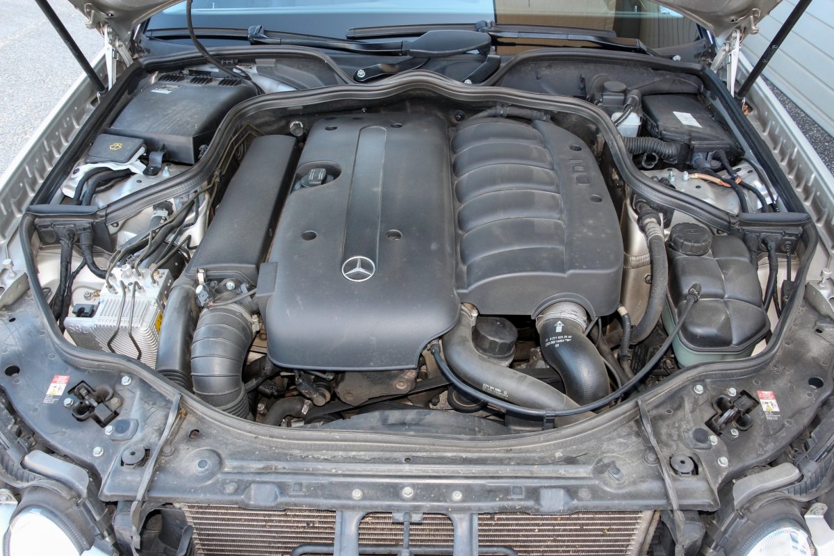 MERCEDES-BENZ E 270