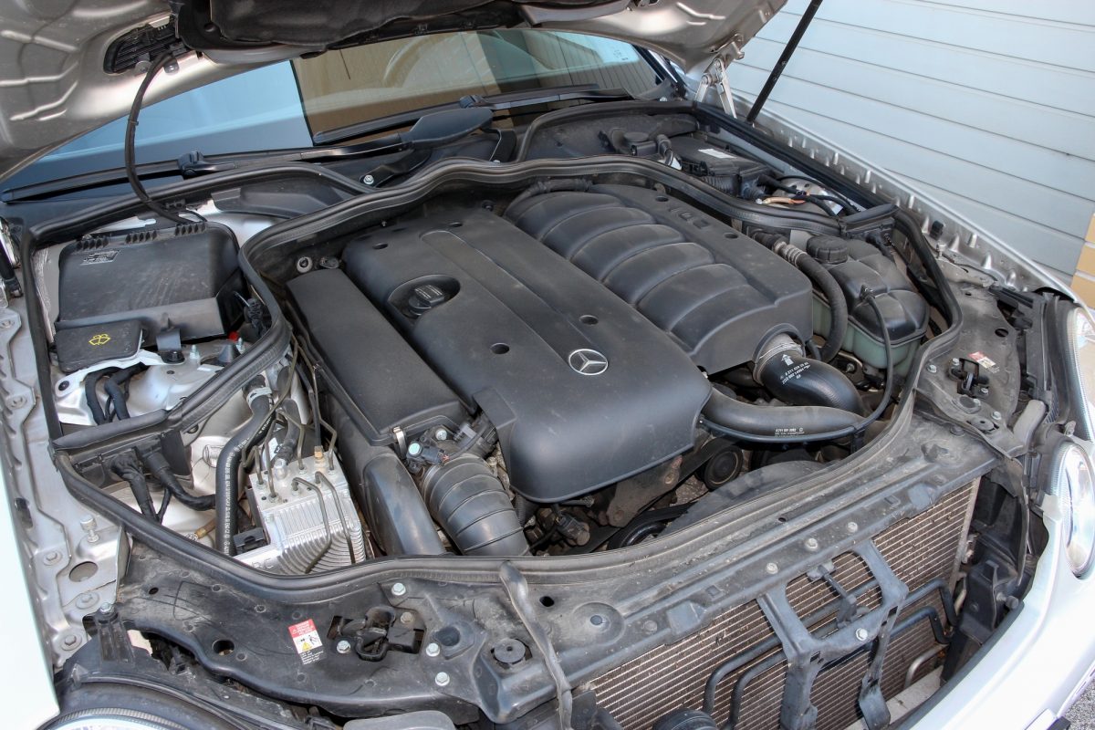 MERCEDES-BENZ E 270