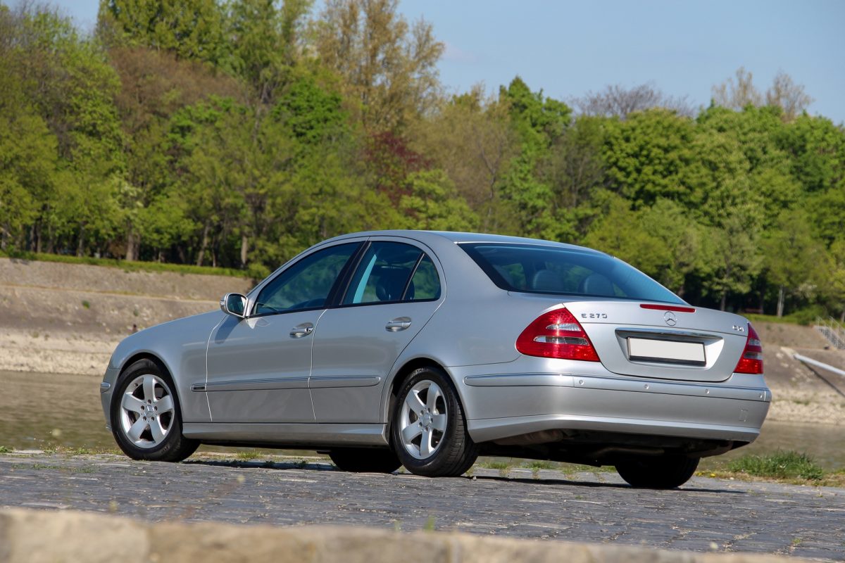 MERCEDES-BENZ E 270