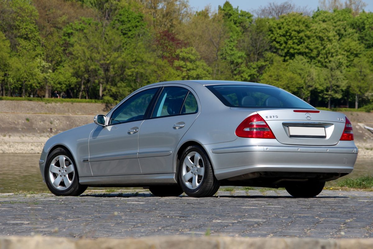 MERCEDES-BENZ E 270