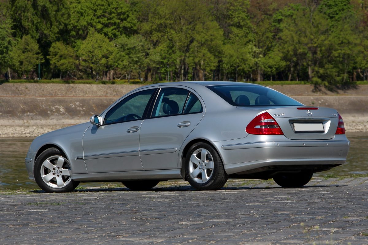 MERCEDES-BENZ E 270