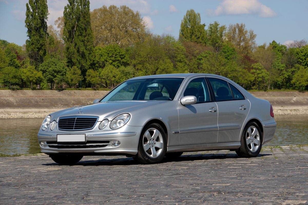 MERCEDES-BENZ E 270