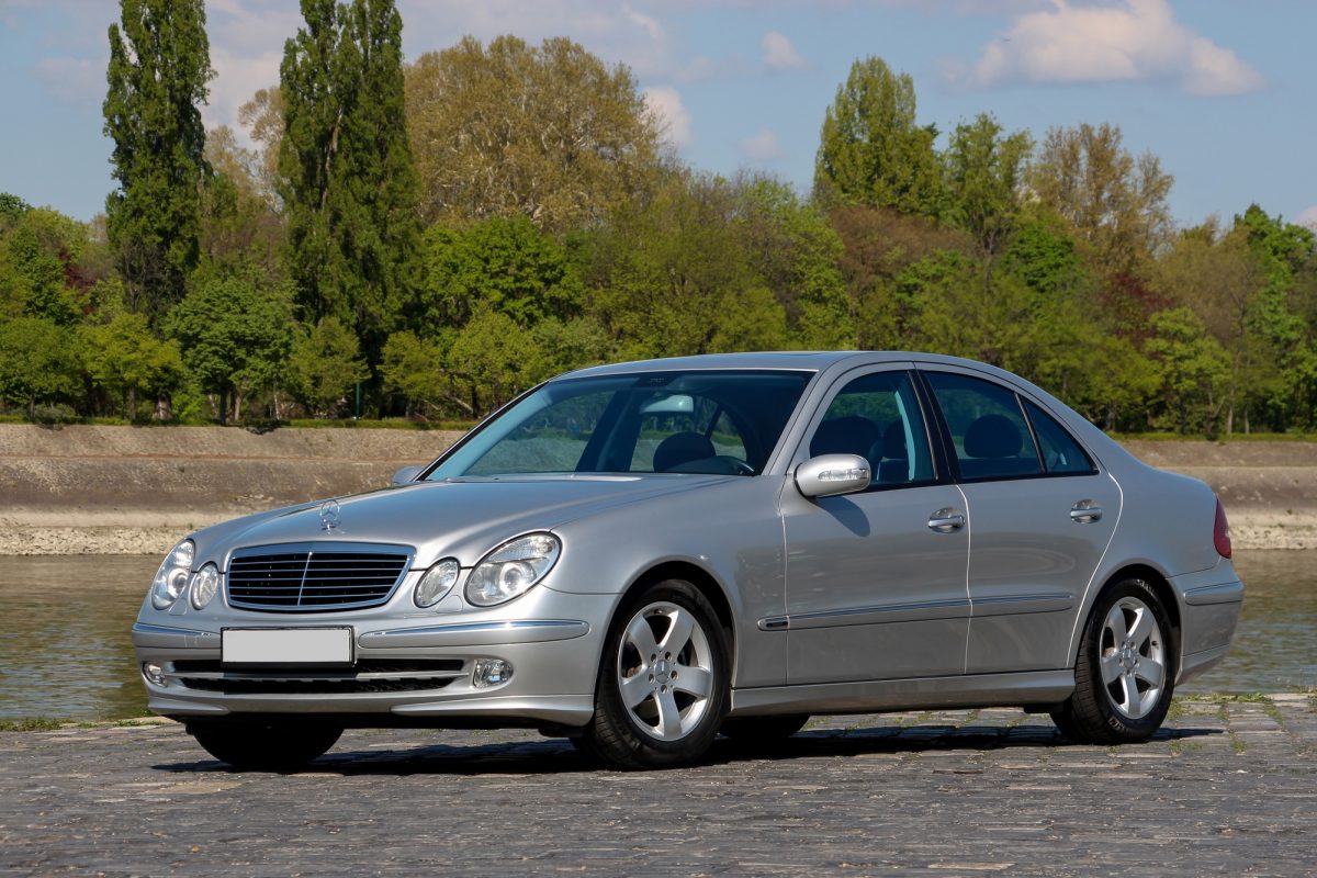 MERCEDES-BENZ E 270