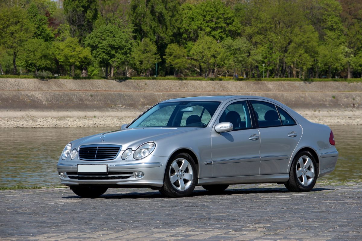 MERCEDES-BENZ E 270