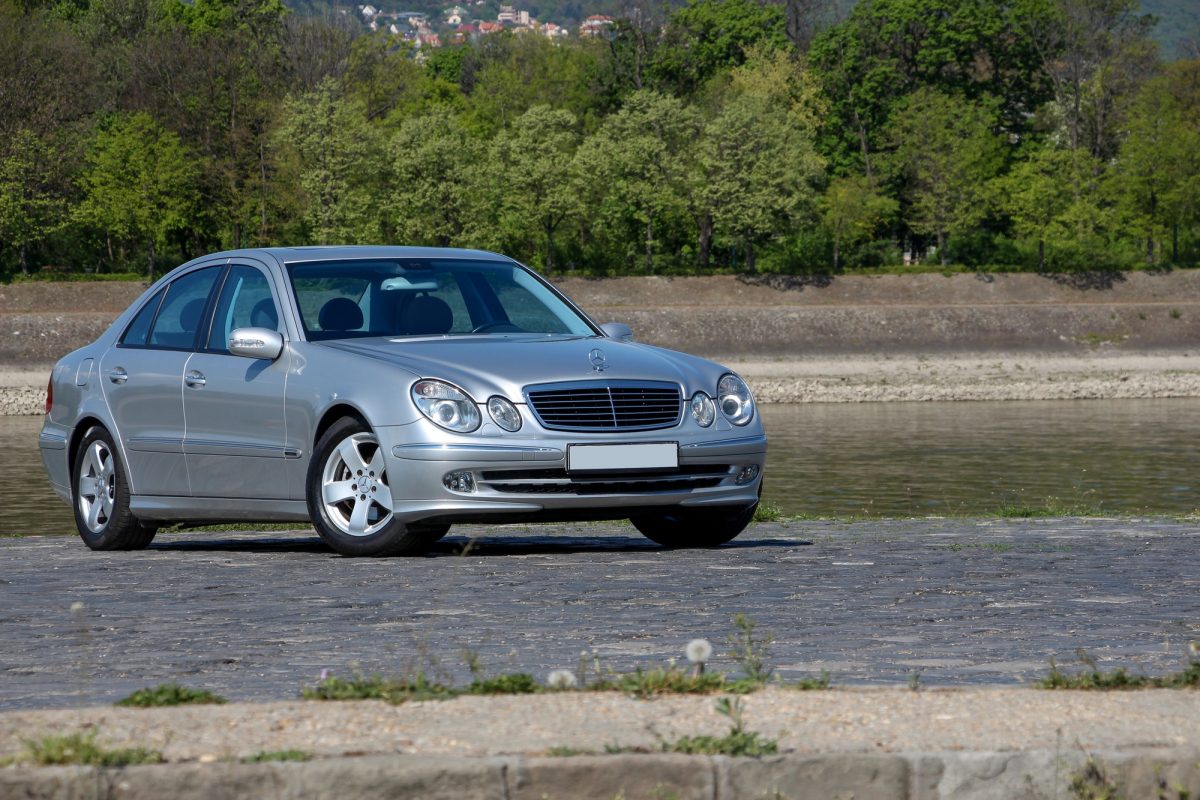 MERCEDES-BENZ E 270