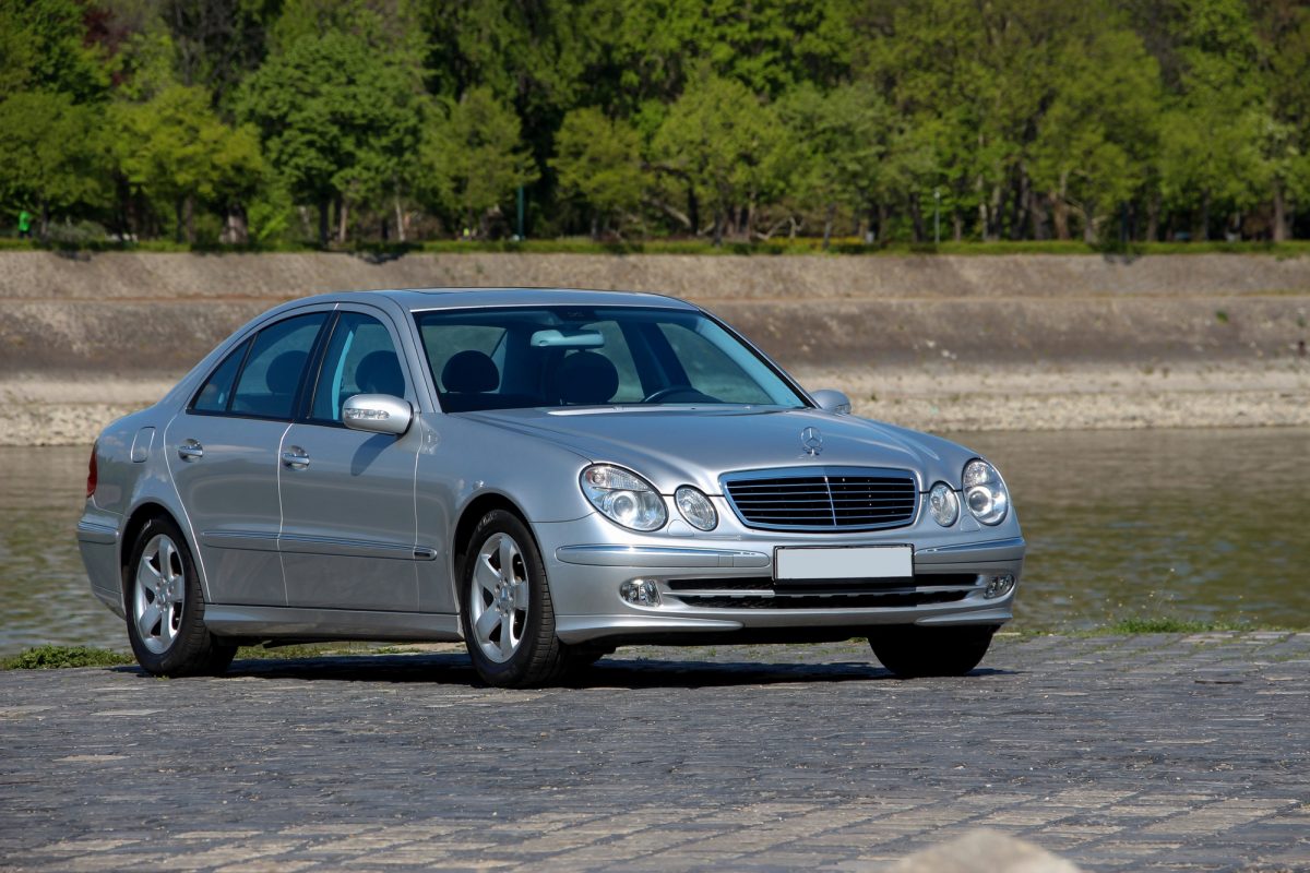 MERCEDES-BENZ E 270