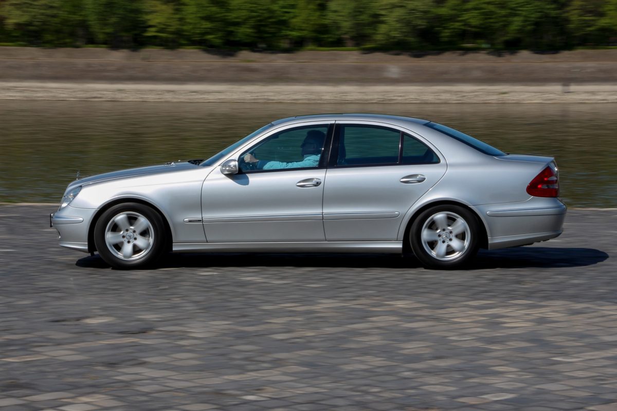 MERCEDES-BENZ E 270