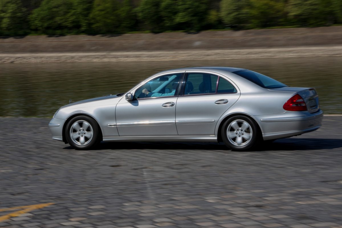 MERCEDES-BENZ E 270