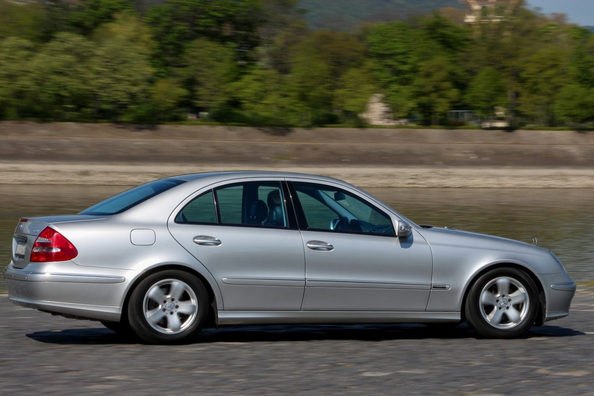MERCEDES-BENZ E 270