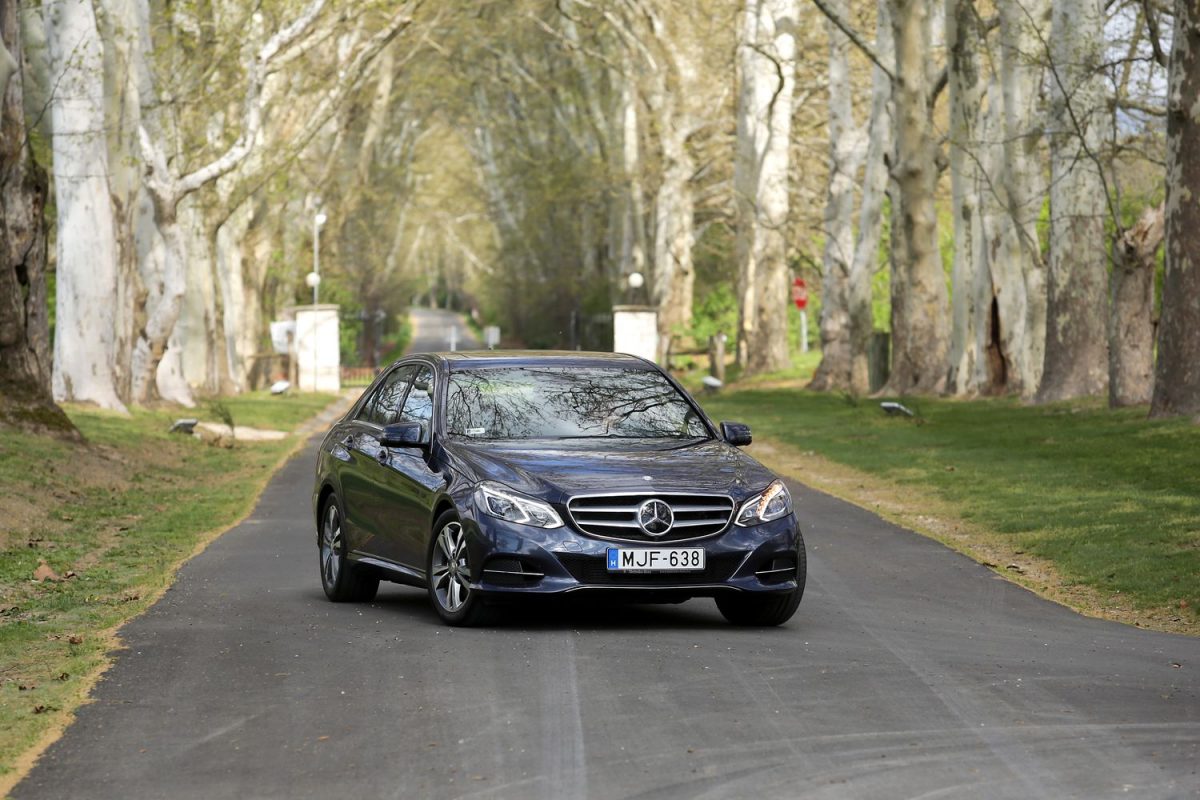 MERCEDES-BENZ