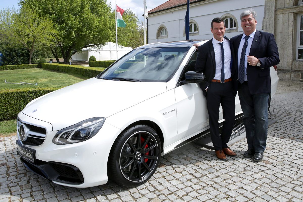 MERCEDES-BENZ