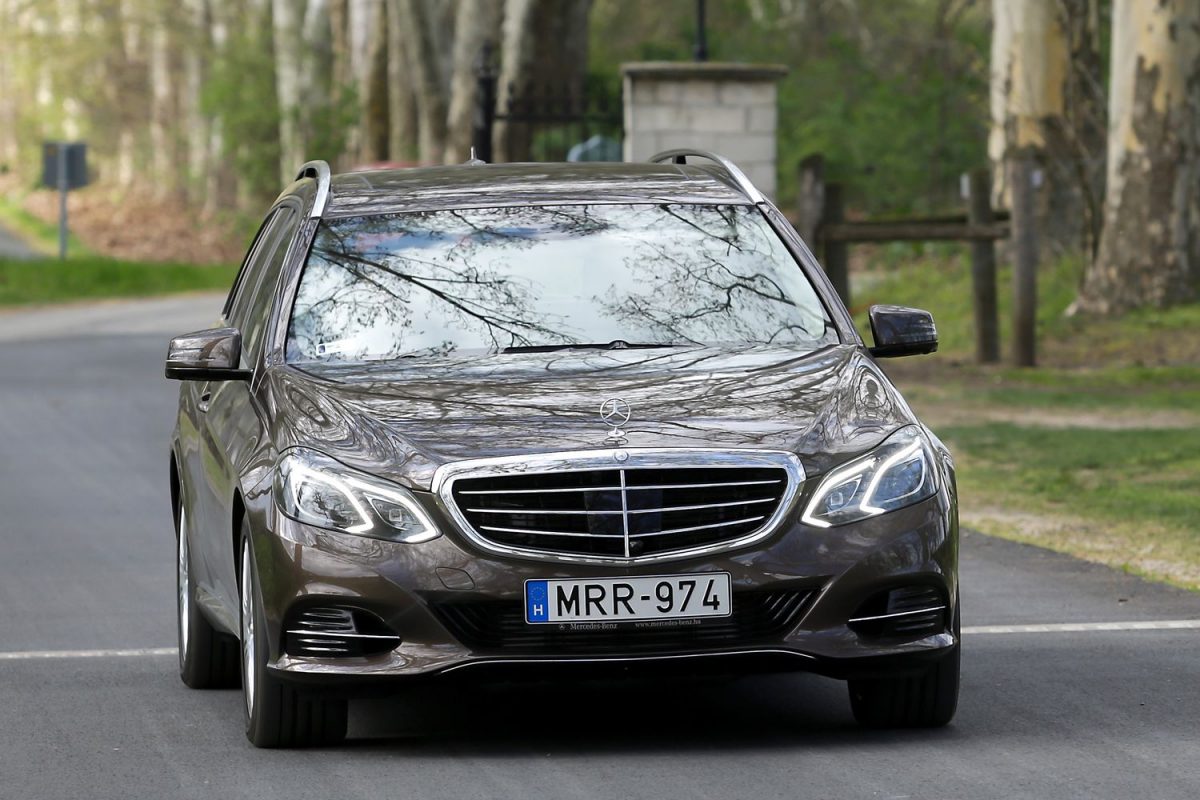 MERCEDES-BENZ
