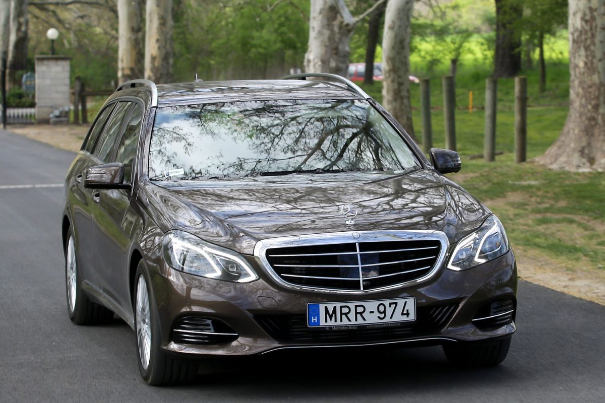 MERCEDES-BENZ
