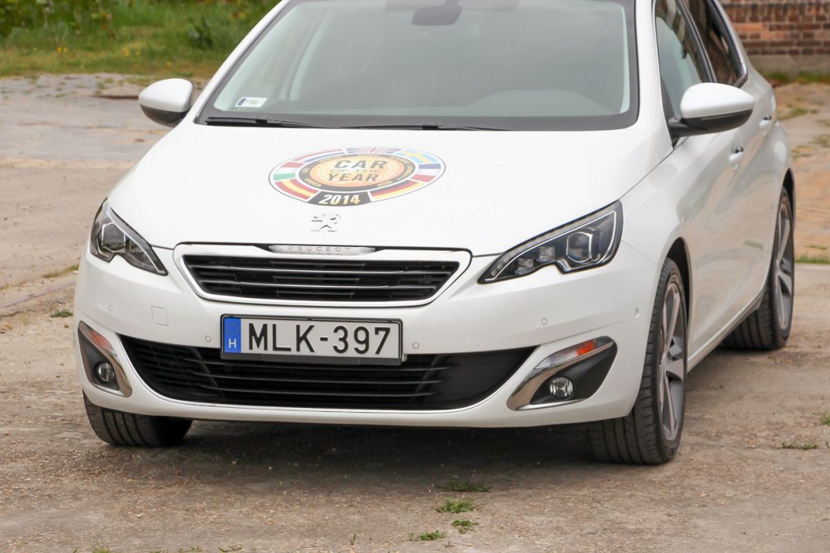 PEUGEOT 308