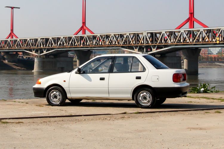 SUZUKI SWIFT