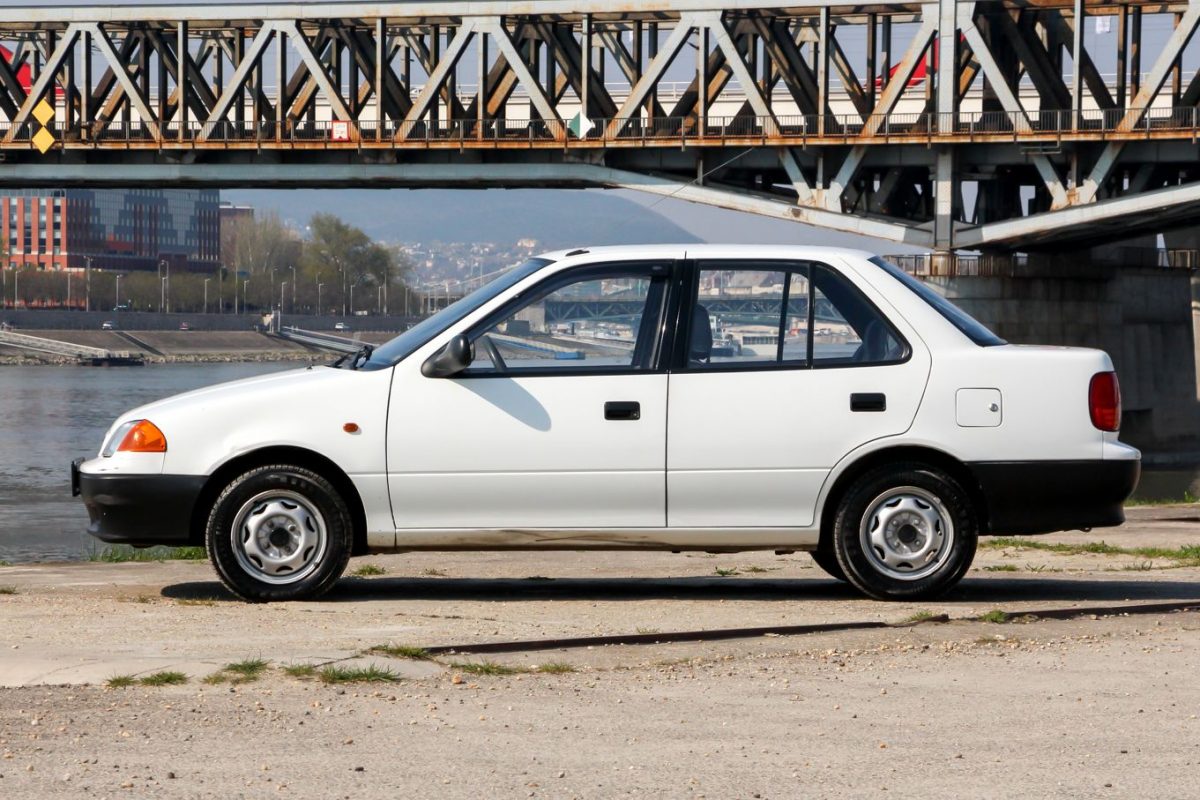 SUZUKI SWIFT