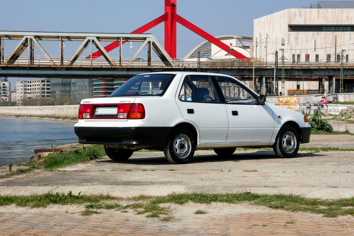 SUZUKI SWIFT
