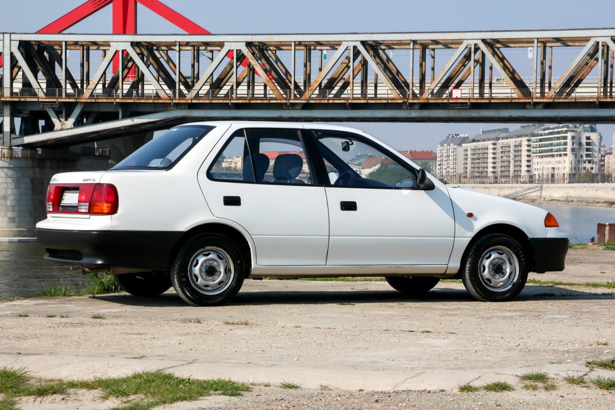 SUZUKI SWIFT