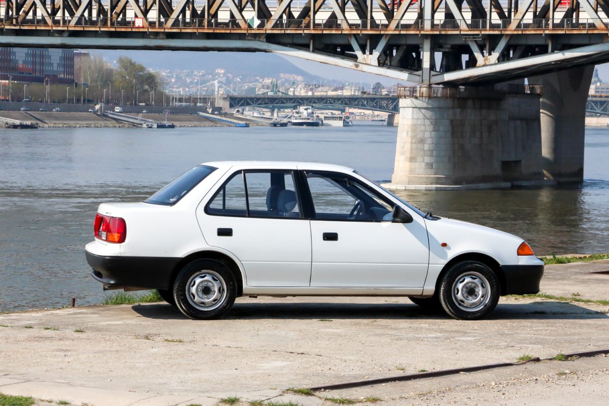 SUZUKI SWIFT