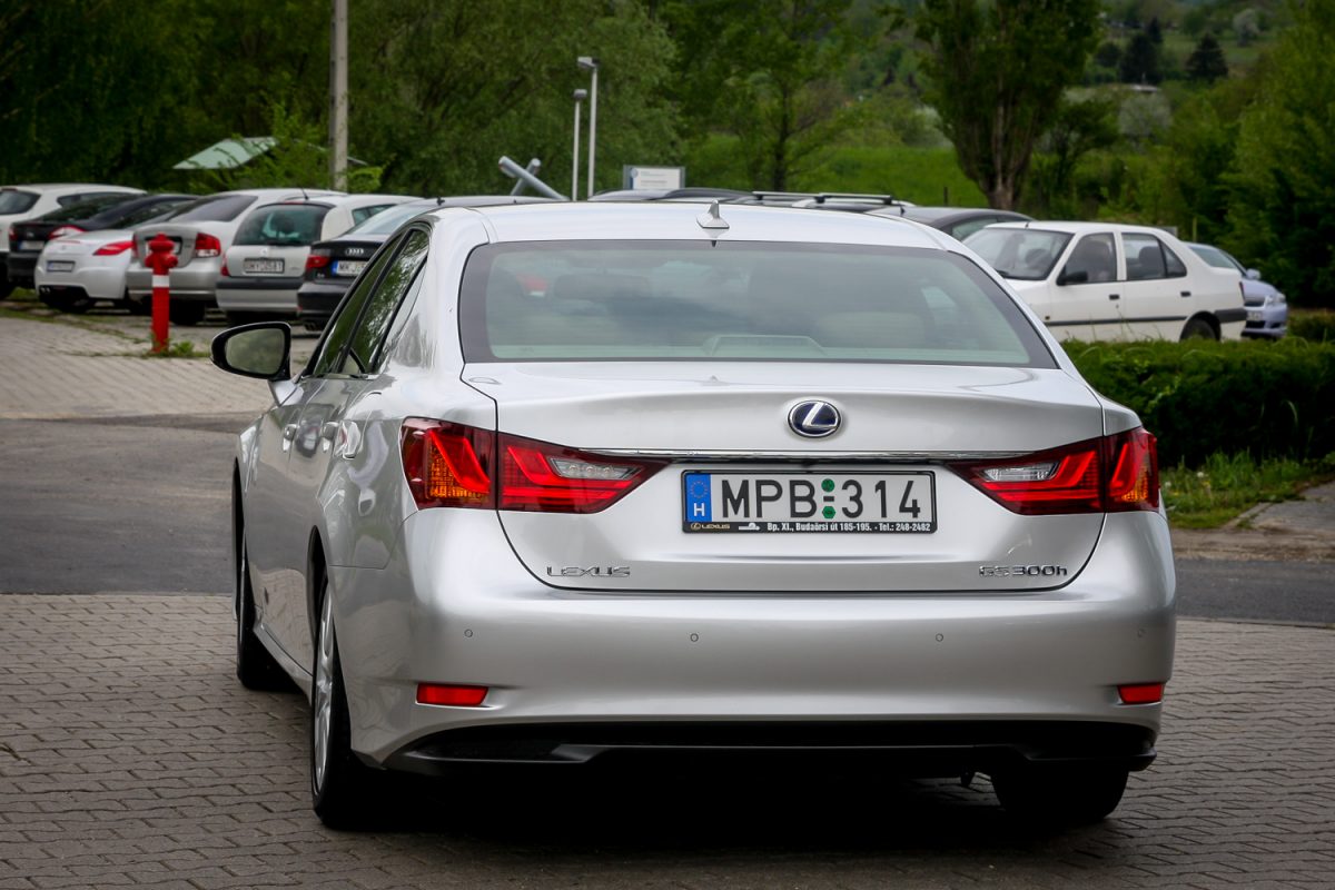 LEXUS