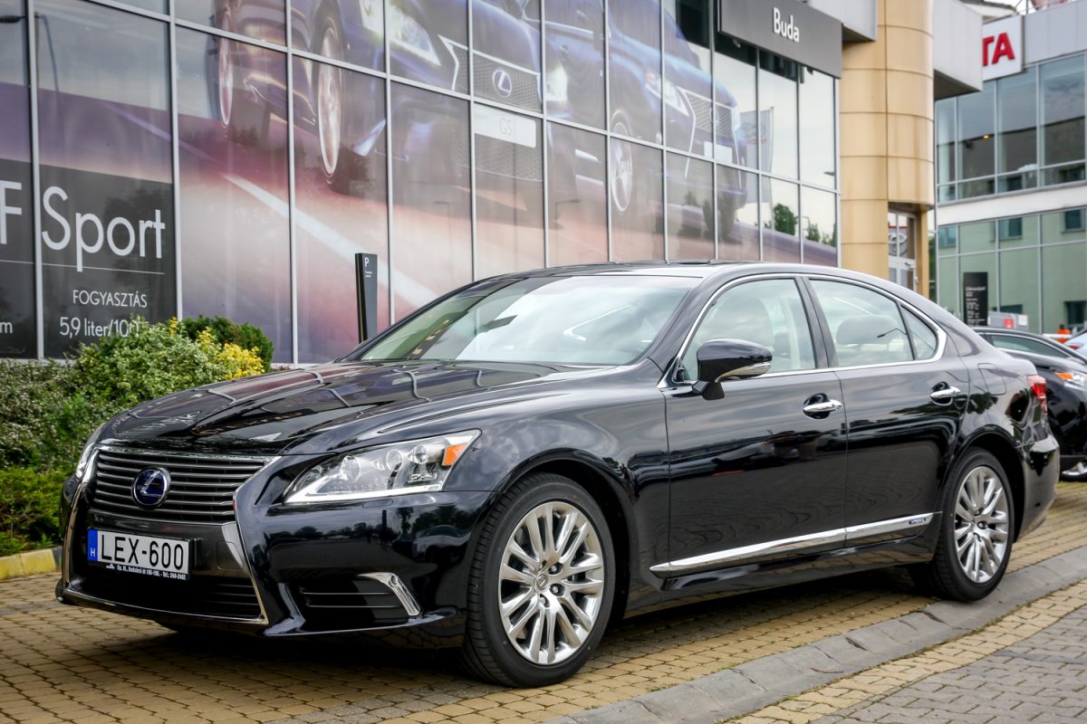 LEXUS