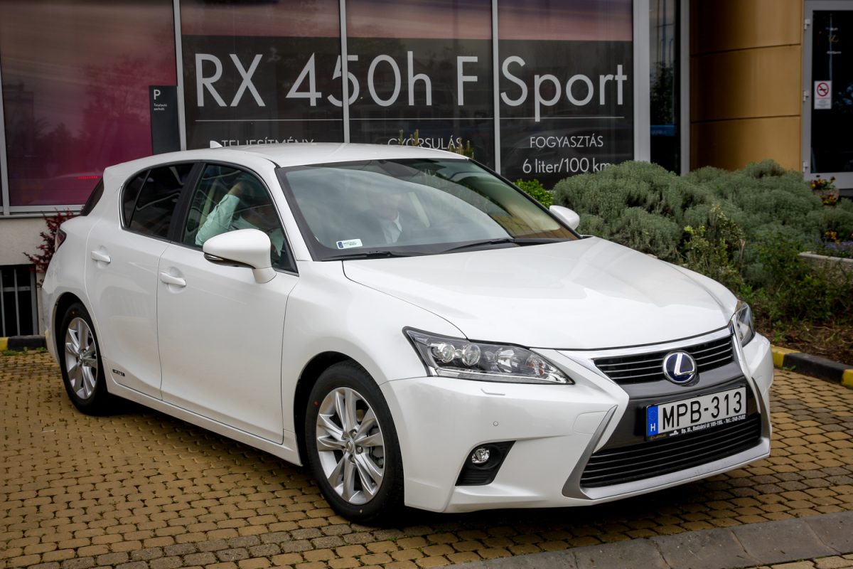 LEXUS