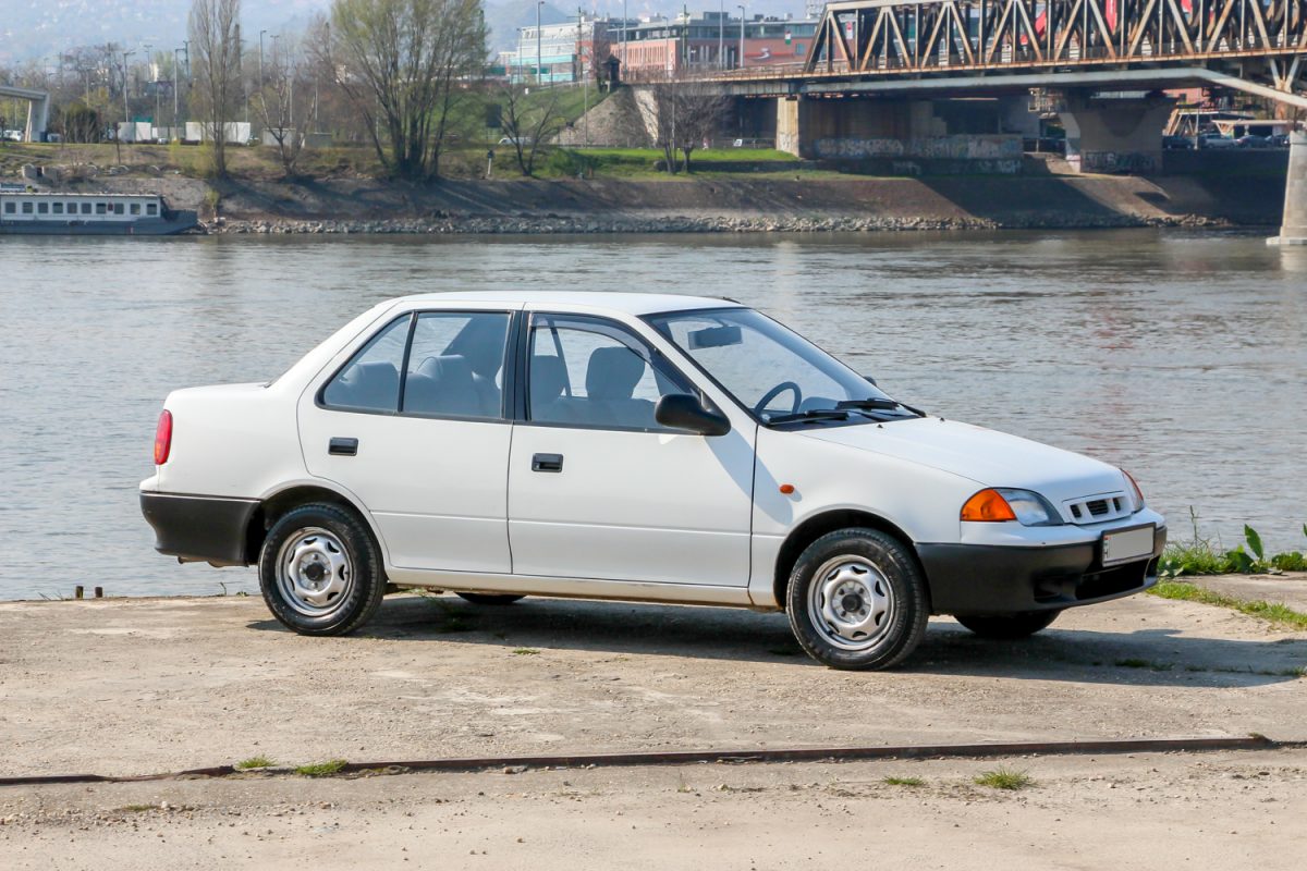 SUZUKI SWIFT