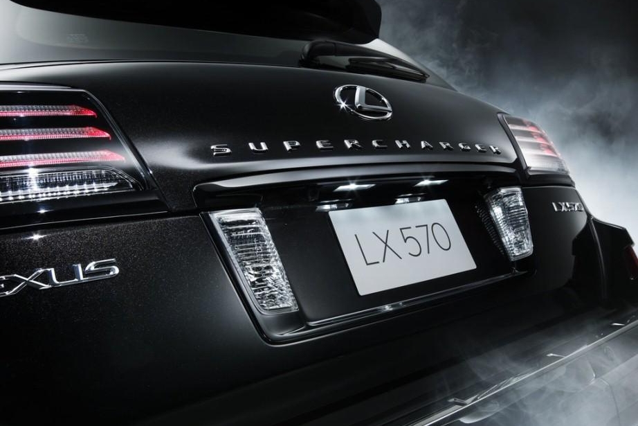 LEXUS
