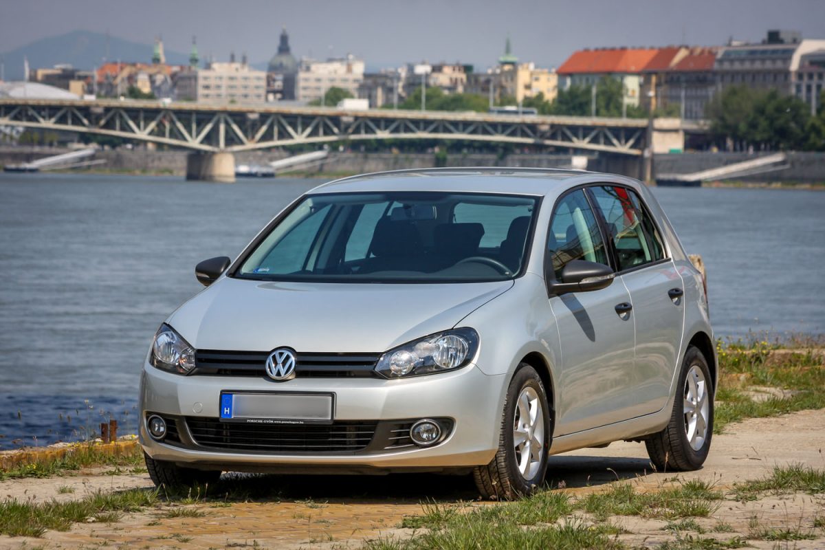 VOLKSWAGEN GOLF VI