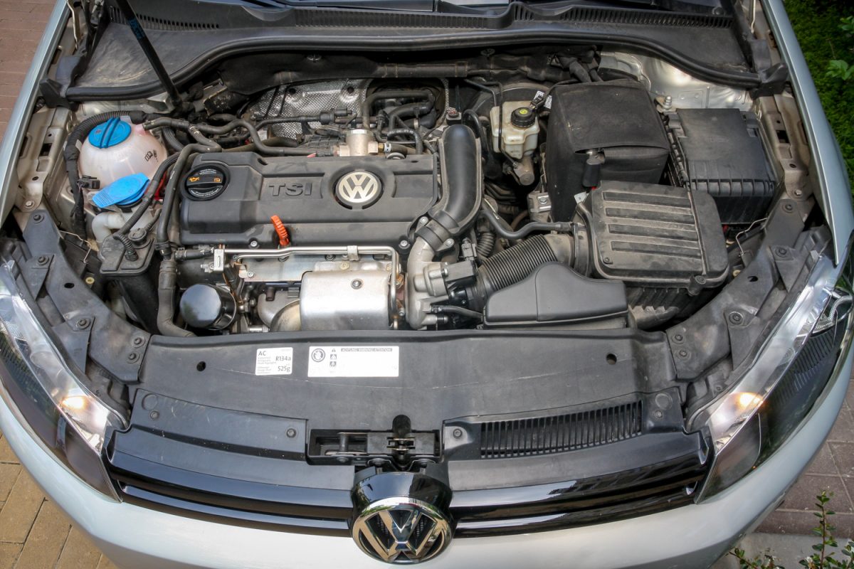 VOLKSWAGEN GOLF VI