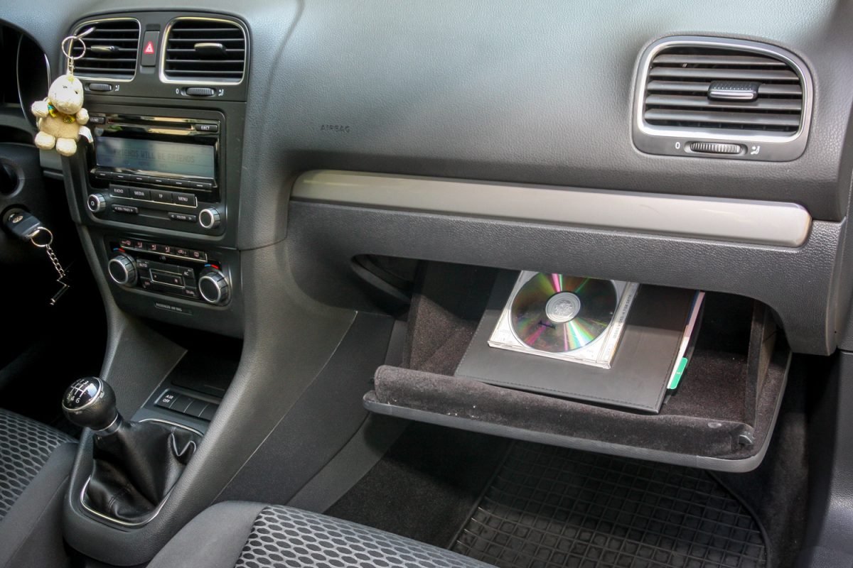 VOLKSWAGEN GOLF VI