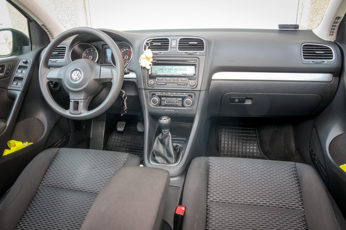 VOLKSWAGEN GOLF VI