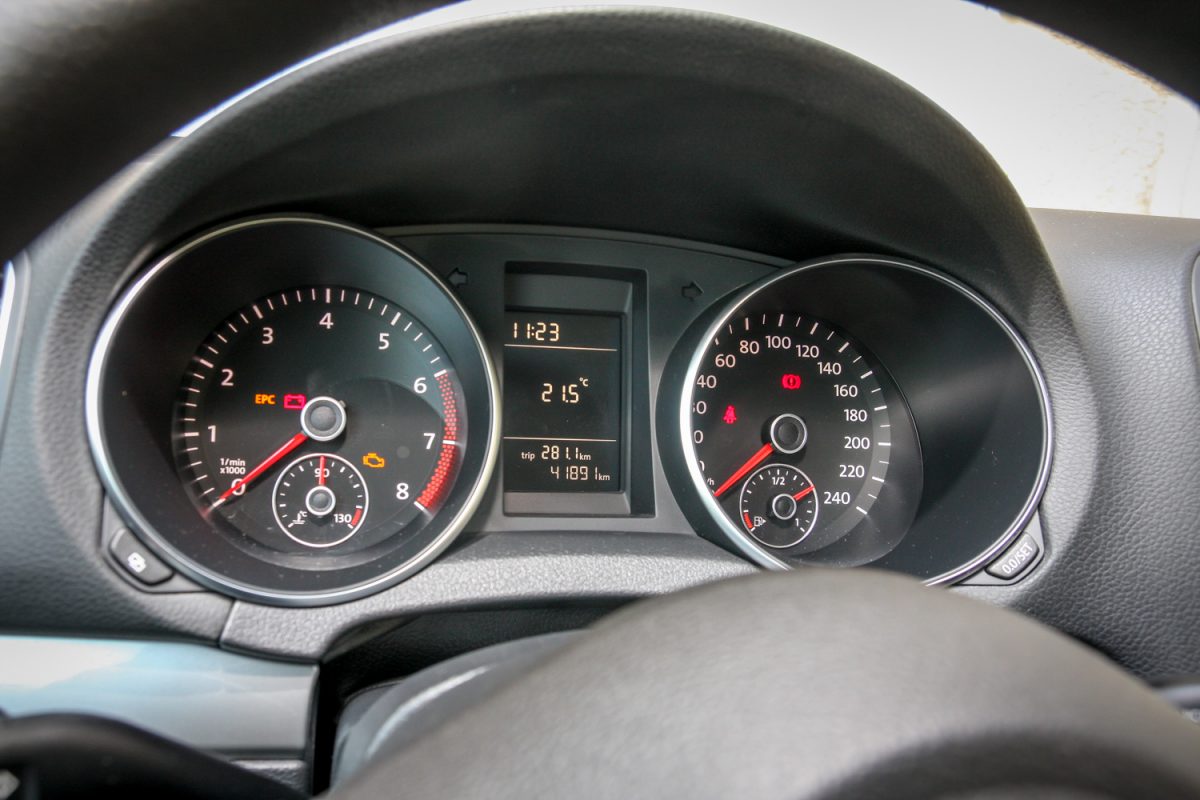 VOLKSWAGEN GOLF VI