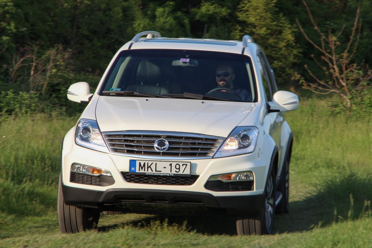SSANGYONG REXTON