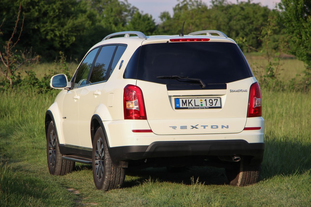 SSANGYONG REXTON