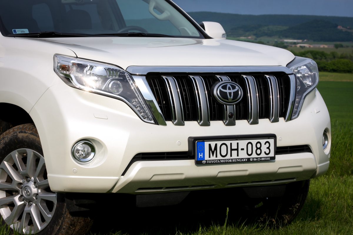 TOYOTA LAND CRUISER