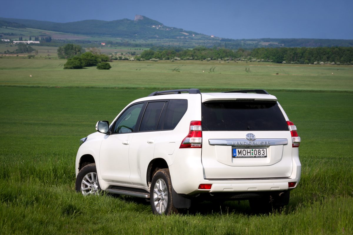 TOYOTA LAND CRUISER