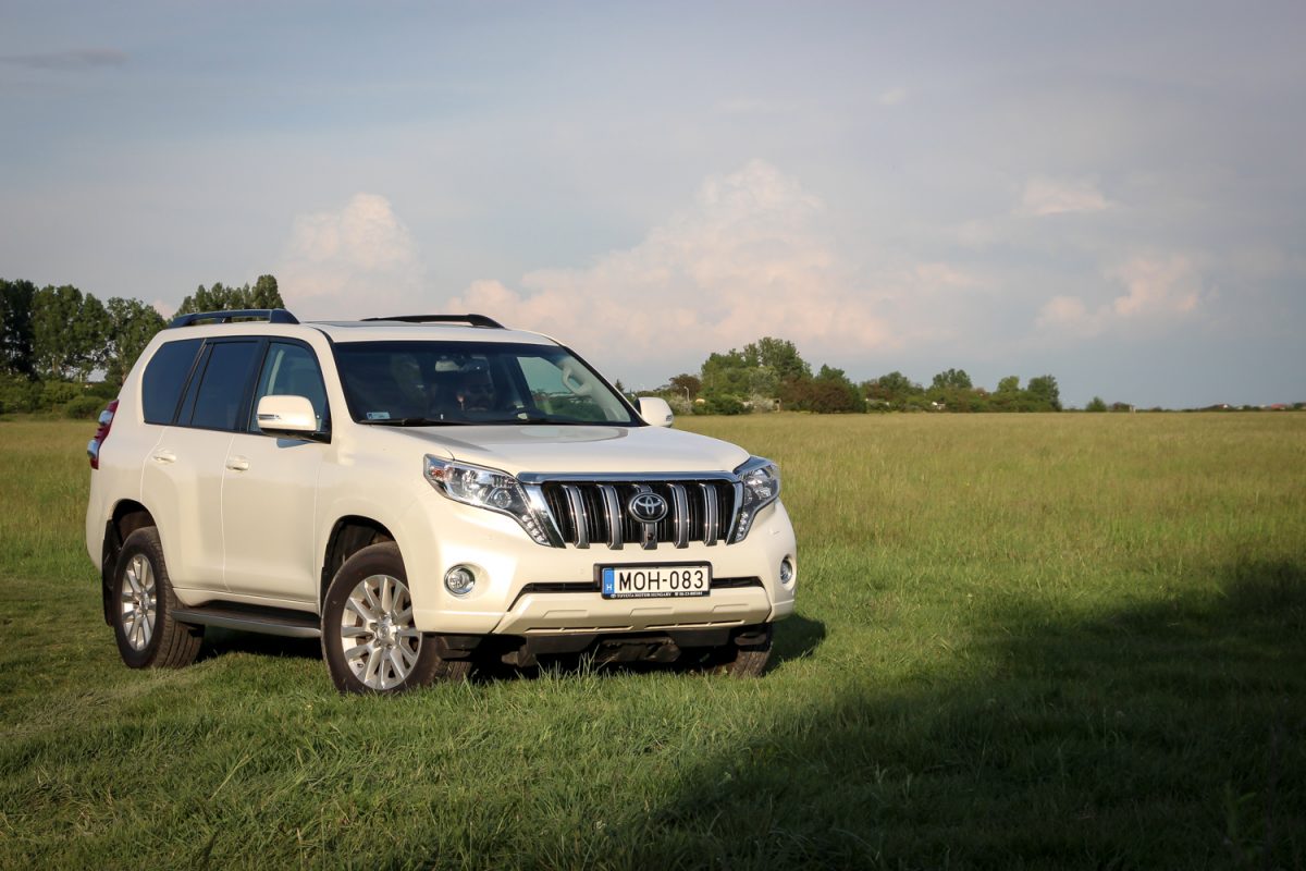 TOYOTA LAND CRUISER