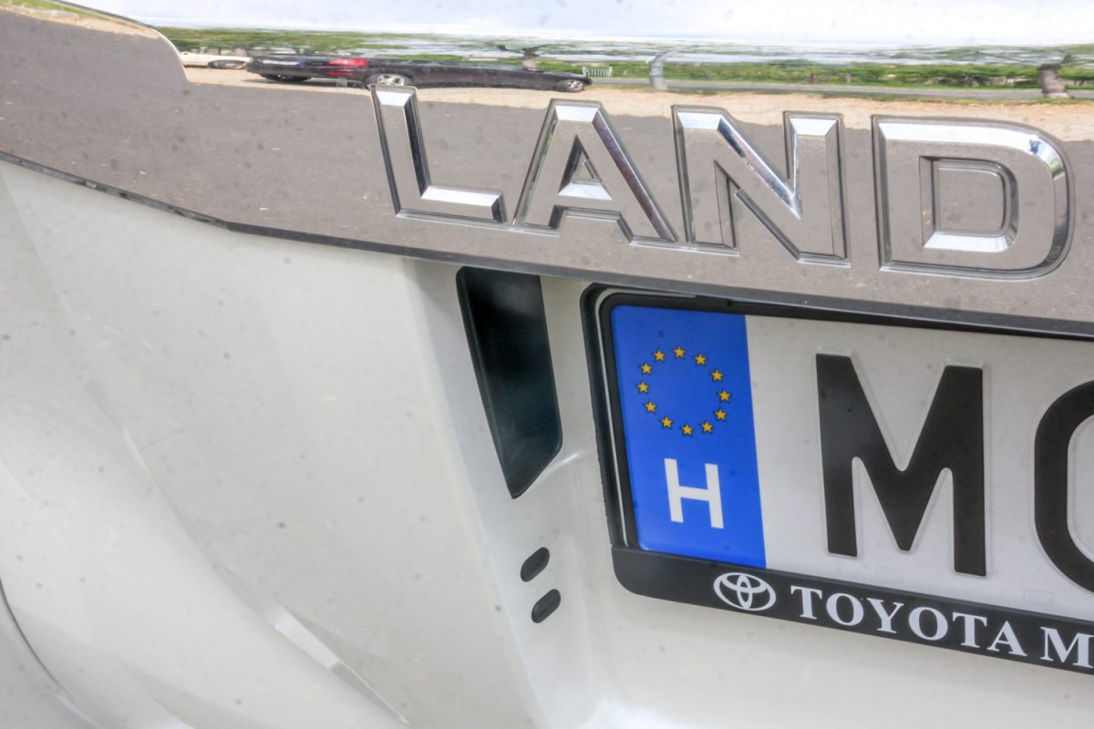 TOYOTA LAND CRUISER