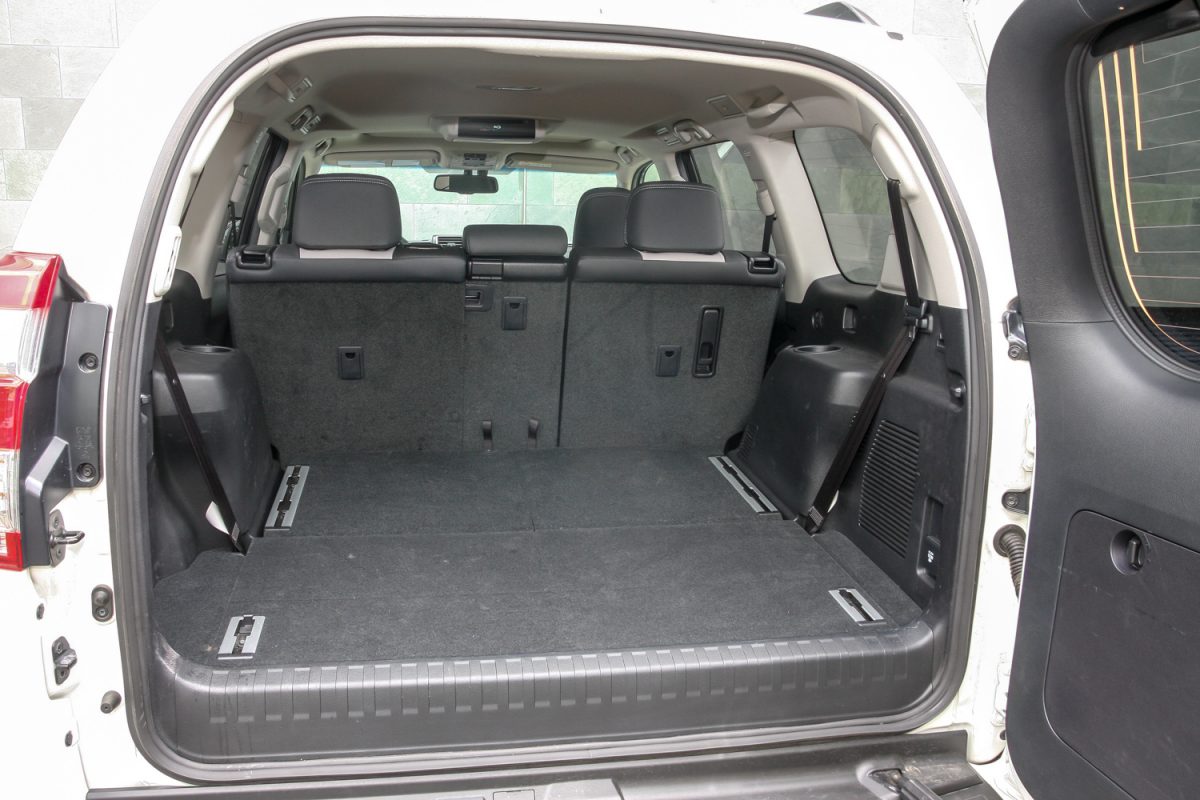 TOYOTA LAND CRUISER