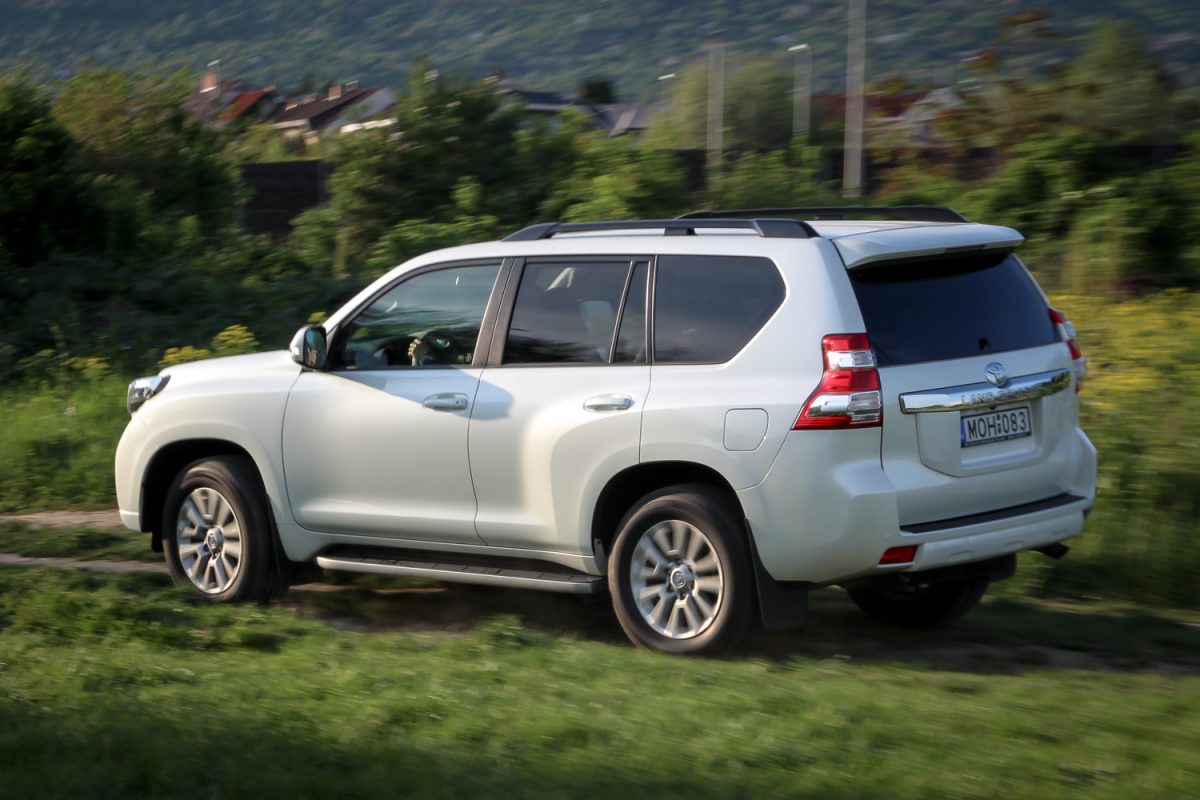 TOYOTA LAND CRUISER