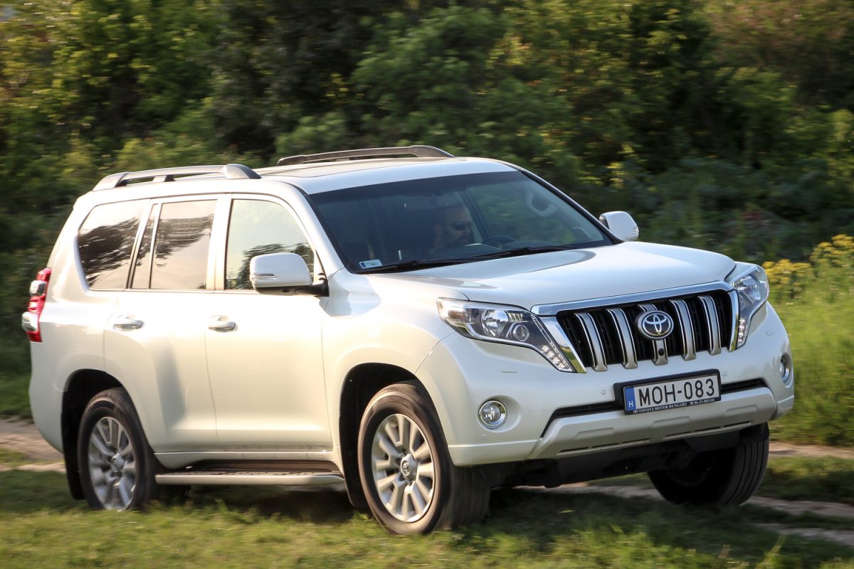 TOYOTA LAND CRUISER