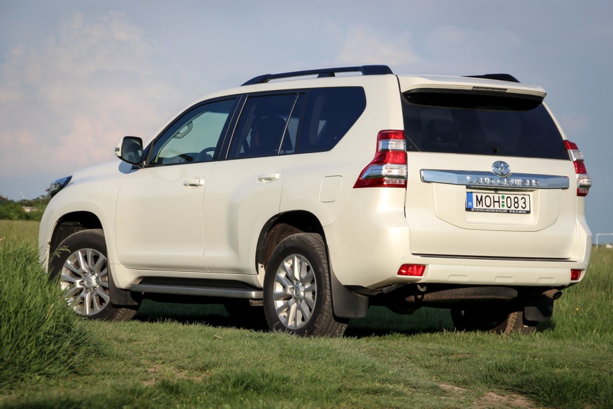 TOYOTA LAND CRUISER